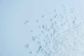 Biodegradable plastic pellets made from starch and renewable sources