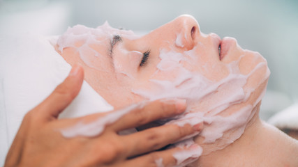 Face Calming Mask. Shaken Protein Mousse