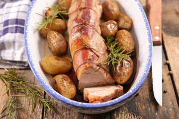filet mignon with roasted potato and rosemary