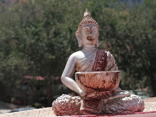 Meditación estatua pequeña de Buda
