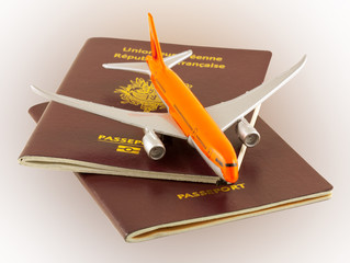 Concept voyages, avion sur passeports 
