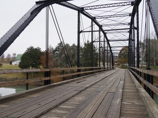 Fototapeta premium Side view of the War Eagle bridge, an attraction in Arkansas listed in the National Register of Historic Places.