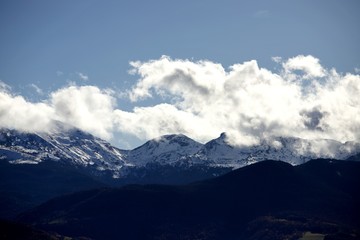Pyrénées neige montagne paysage nuage - tourisme voyage découverte 
