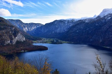 Fototapeta na wymiar Hallstatt lake in Austria