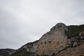 Fototapeta na wymiar Montaña cerca del monasterio de Leyre