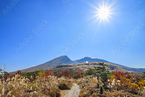 秋のえびの高原 韓国岳と登山道 宮崎県えびの市 Ebino Plateau Autumn Mt Kankokudake And Trail Miyazaki Ebino City Wall Mural M H 秋のえびの高原 韓国岳と登山道 宮崎県えびの市 Ebino Plateau Autumn Mt Kankokudake And Trail Miyazaki Ebino City Wall Mural M H