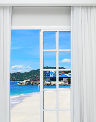 Fototapeta na wymiar Ocean view window