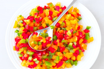 Bunte Paprika- Würfel