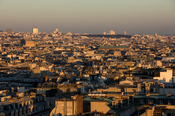 Fototapeta na wymiar La ville de Paris shootée depuis le toit de l'Arc de Triomphe