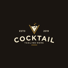 vintage Cocktail logo design vector. alcohol drink icon. retro cocktail glass vector design template