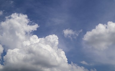 Fototapeta na wymiar Blue sky and white clouds clouds.