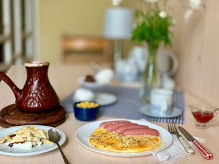 breakfast with omelet and sausage