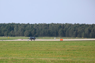 startujący samolot bojowy F 16