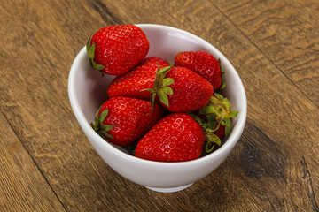 Sweet strawberry in the bowl