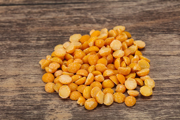 Raw dry peas for cooking