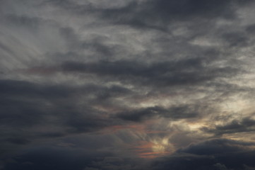 Wolkendecke mit Farbe