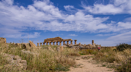 Selinunt Antic Greek City © olakamyk