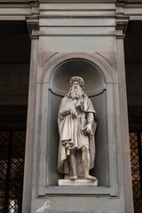 Statua di Leonardo da Vinci - Firenze - Toscana - Italia