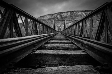 puente antiguo de arganda del rey madrid, vias abandonadas