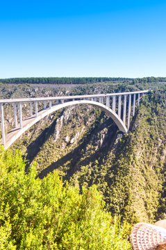Bloukrans bunjee jumping bridge is an arch bridge located near N