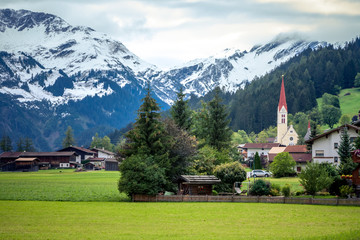 Fototapeta na wymiar Alpine village of Holzgau, Lechtal, Austria.