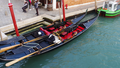 Fototapeta na wymiar Les gondoles à Venise