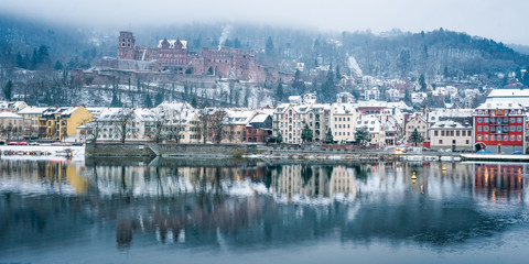 Fototapeta na wymiar Old town of Heidelberg in winter