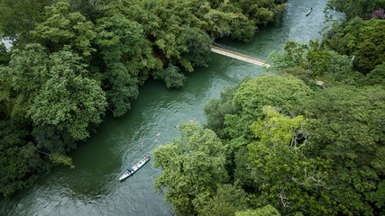 Riol a Miel en Norcasia Caldas, rio color esmeralda en Colombia
