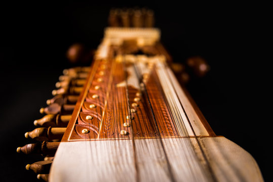 Sarangi, instrumento musical cl&aacute;sico tradicional de la India y Paquistan