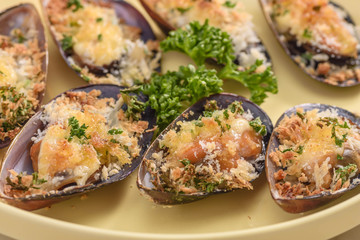 ムール貝の香草パン粉焼き