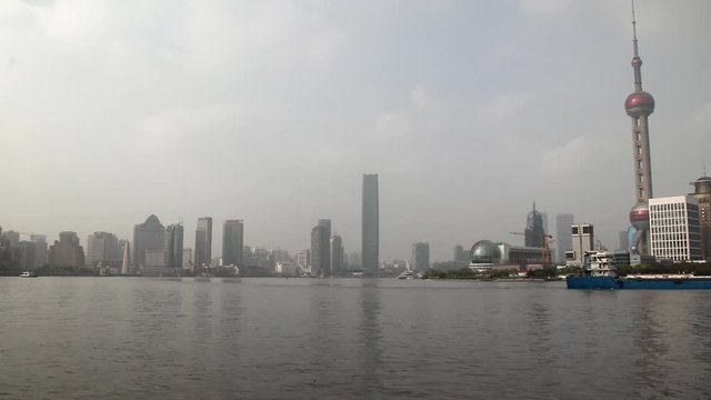 Timelapse of Shanghai River. 
Shot with the Canon 80d from The Bund with a view of Pudong.