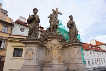 Fototapeta na wymiar プラハのカレル橋にある彫刻