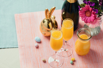 Mimosa cocktails with Easter decoration - 307083208