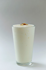 Vanilla shake with roasted almond slices