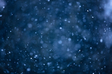 falling snow 