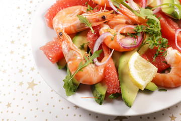 shrimp with avocado and grapefruit