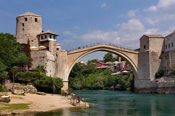 Photo sur Plexiglas Stari Most Le Stari Most (vieux pont), l& 39 emblème de la ville de Mostar en Bosnie-Herzégovine.