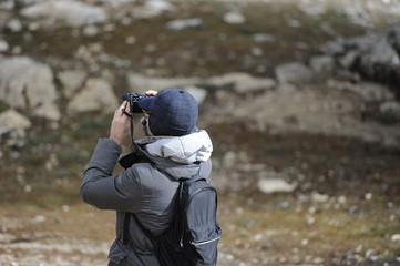 hombre fotografiando