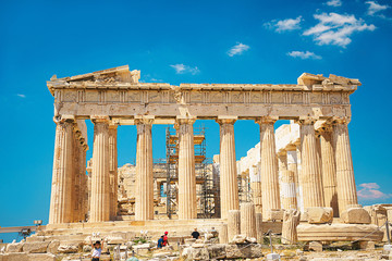 Obraz premium Parthenon in Acropolis Athens Greece on blue sky background.