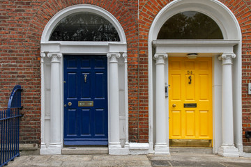 Fototapeta na wymiar Bunte Haustüren in Dublin, Irland