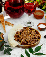 azeri gara made from meat, fried onions, chestnuts