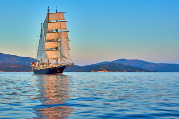 Luxury sailing yacht cruises. Yachting