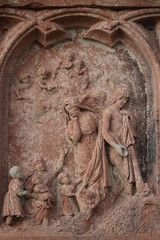 Historisches Relief auf einem Grabstein in Edenkoben