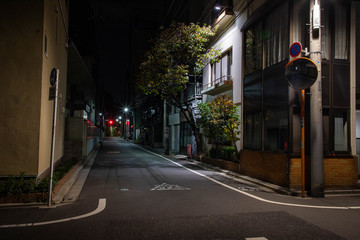 【東京都台東区】夜の街の道路