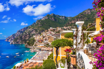 Splendide côte amalfitaine - belle Positano populaire pour les vacances d& 39 été. Voyage et monuments de l& 39 Italie