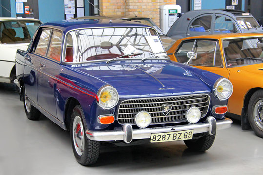 Peugeot 404