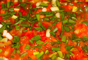 Mexican sauce salsa ranchera, made with onions, garlic, chilli, toasted cumin seeds, Mexican oregano, green peppers and tomatoes. Delicious with fried eggs and corn chips.