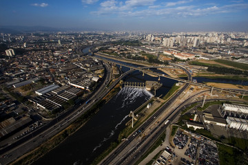 Fototapeta premium Vista aérea de São Paulo, com rios Tietê e Pinheiros