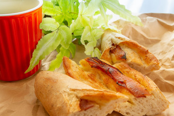 フランスパン　ベーコンマスタード