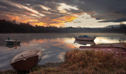 jezioro i łodzie © kamil